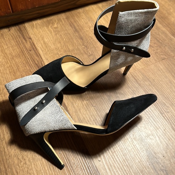 Joe’s Jeans Laney Ankle Wrap Heels Gray/Black - Picture 2 of 5